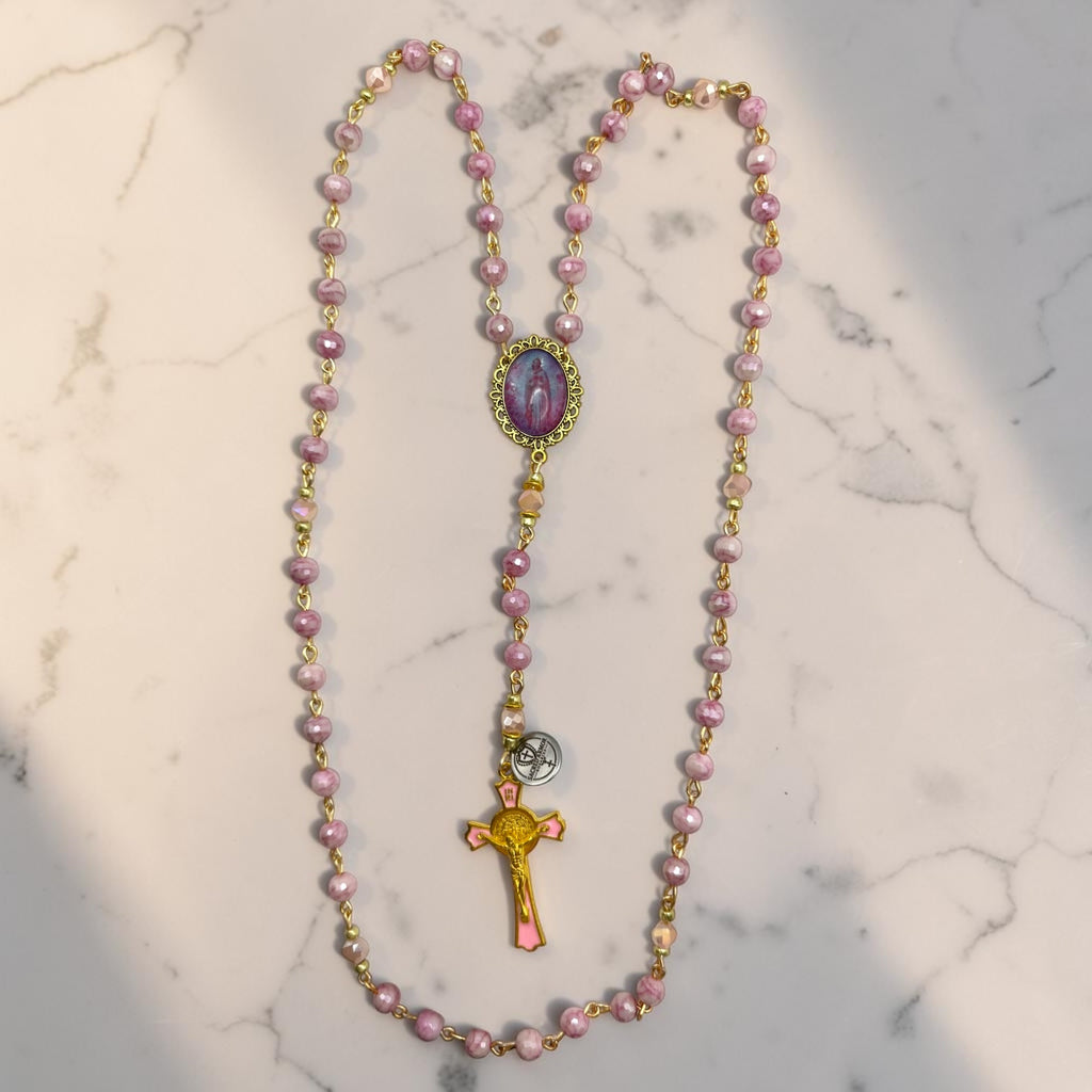 Rosa Mystica Chaplet full view with pink marbled beads and gold-tone links