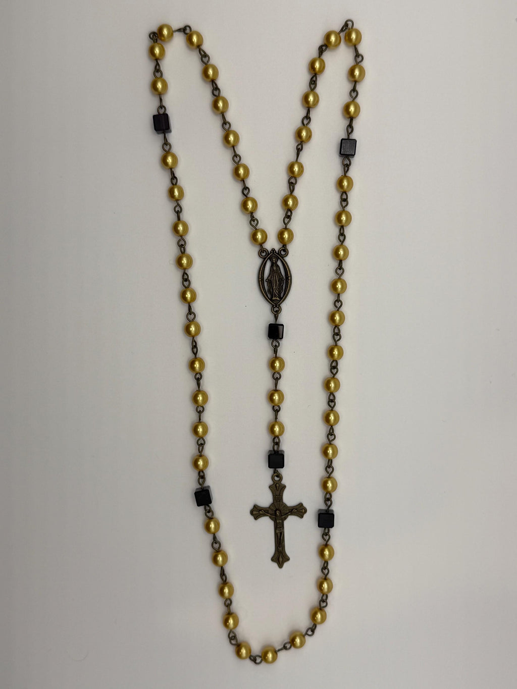 Gold Pearl Miraculous Medal Rosary alternate view