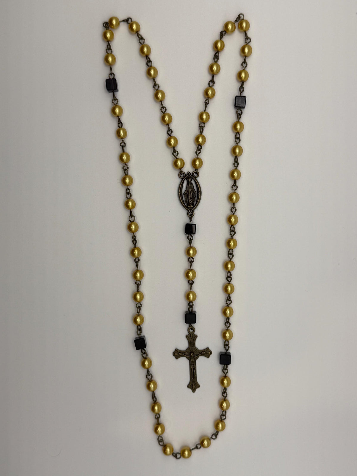 Gold Pearl Miraculous Medal Rosary alternate view