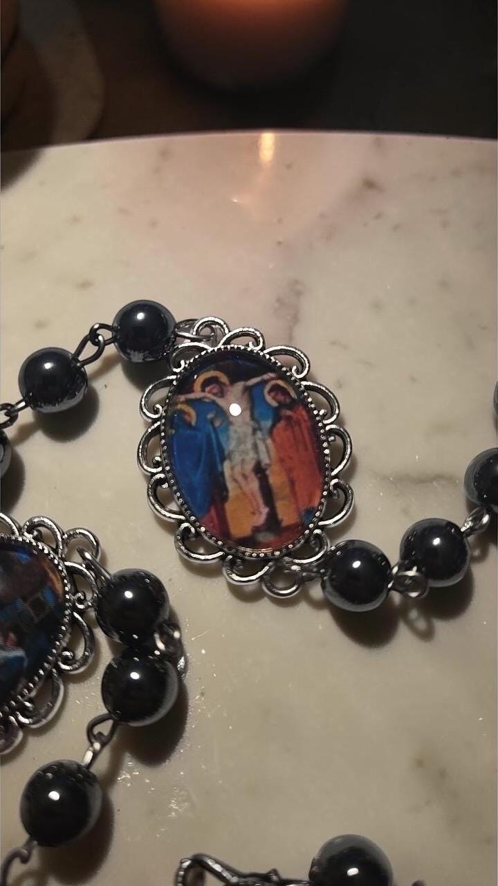Our Lady of Sorrows Chaplet meditation image detail