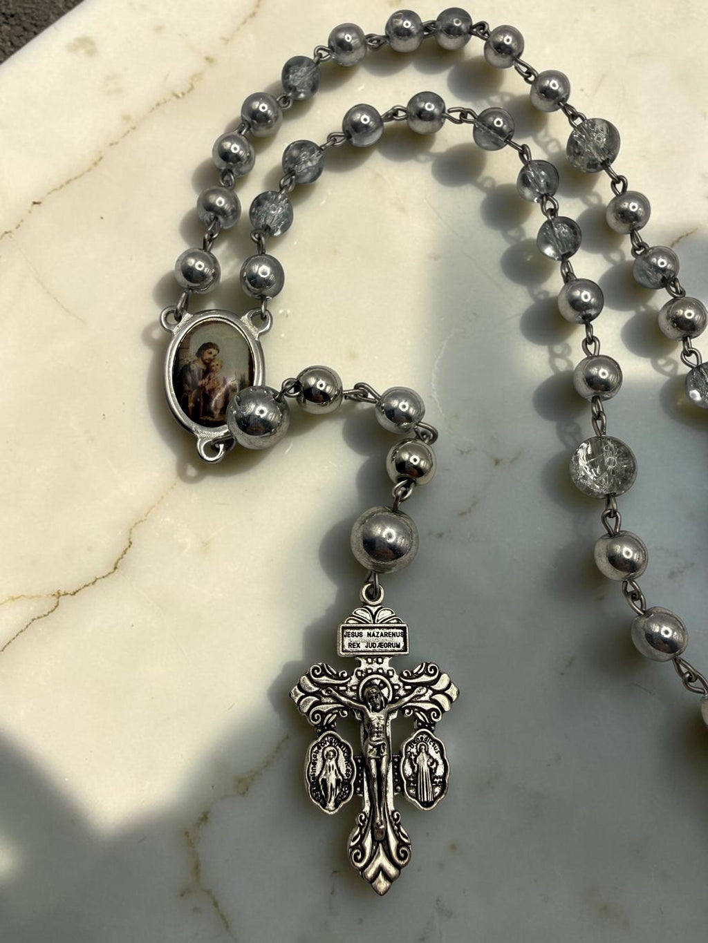 St. Joseph clear crackle glass rosary detail view