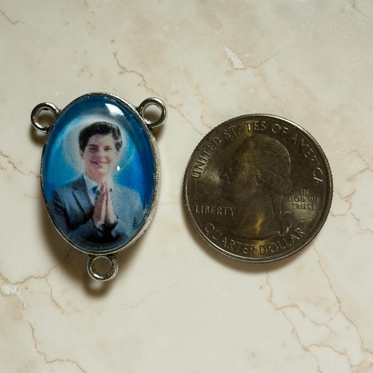 Saint Carlo Acutis rosary centerpiece alternate view